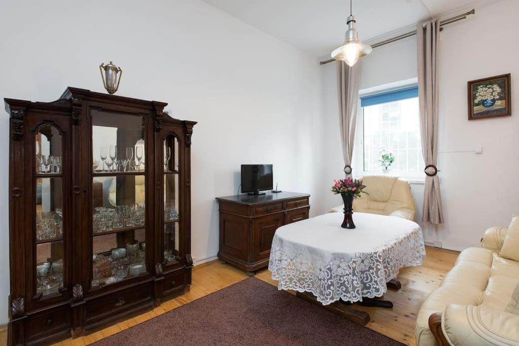 Big Cosy Retro Apt, Free Parking, 15Min Oldtown & Kazimierz - By Homelike קרקוב מראה חיצוני תמונה