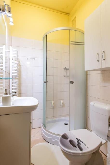 Big Cosy Retro Apt, Free Parking, 15Min Oldtown & Kazimierz - By Homelike קרקוב מראה חיצוני תמונה